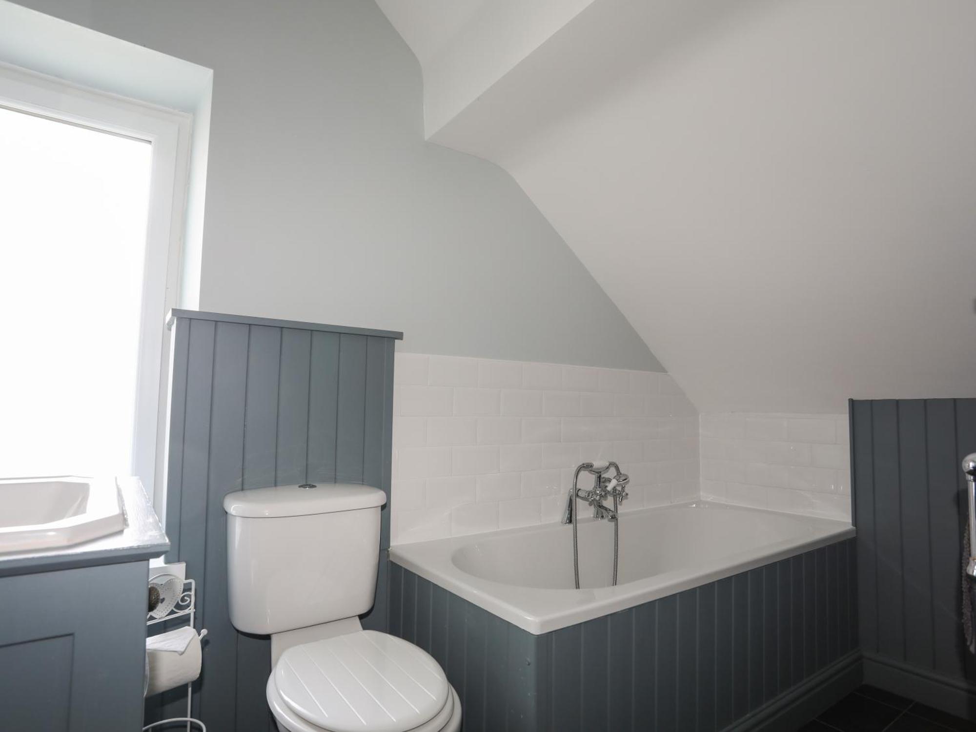 Min Y Mor Trearddur Bay Villa Exterior photo